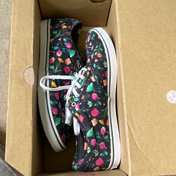 Watercolor floral vans - Picture 1 of 7